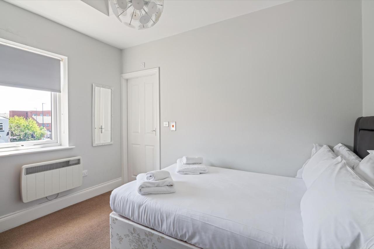 Weatherhead Lodge - Modern And Sleek Derby Apartment Luaran gambar