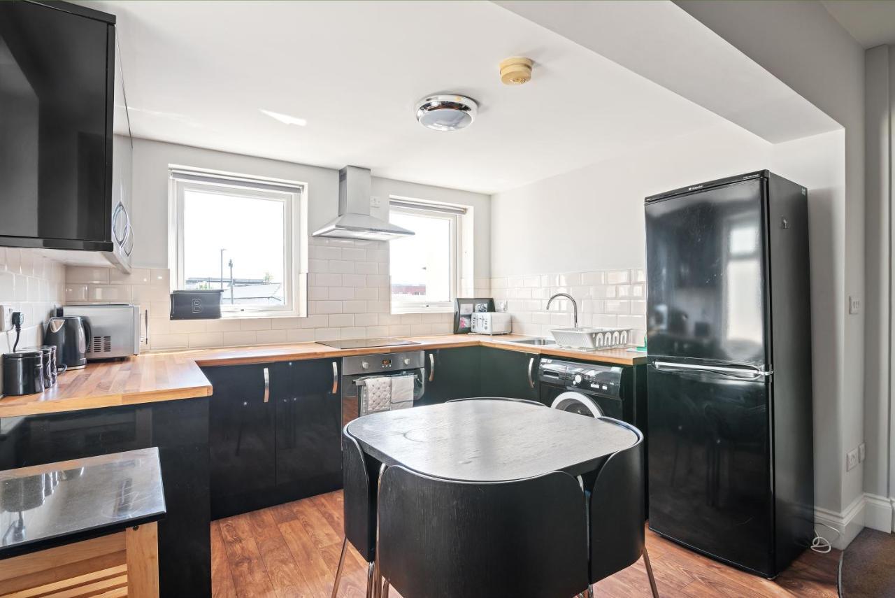 Weatherhead Lodge - Modern And Sleek Derby Apartment Luaran gambar